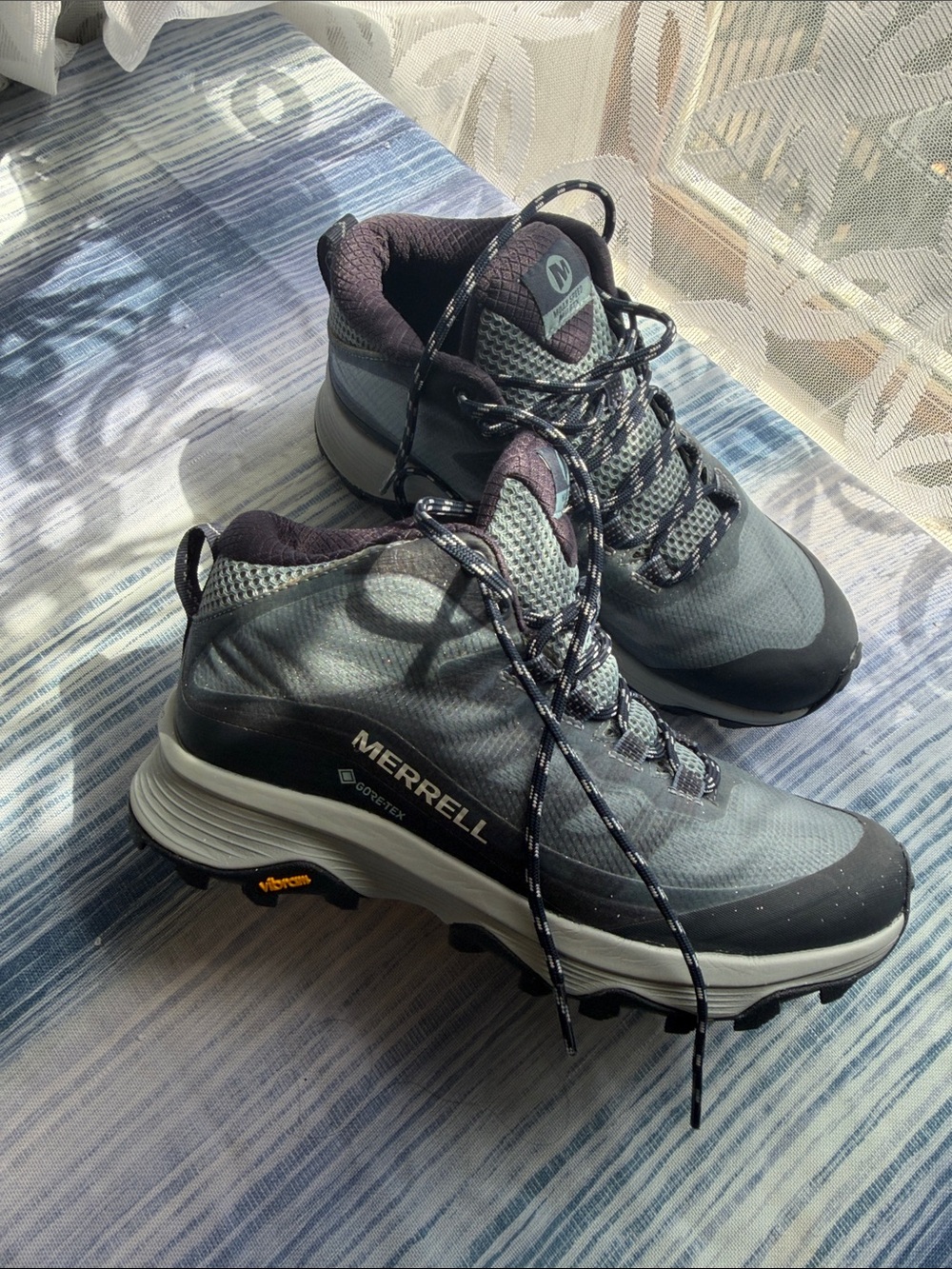 Merrell Women's Navy Blue Moab Speed MID GTZ hiking shoes size 7
